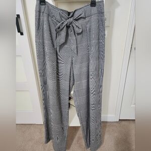 Madison, size 10, wide leg, black/white/red slacks - front pockets and back zip